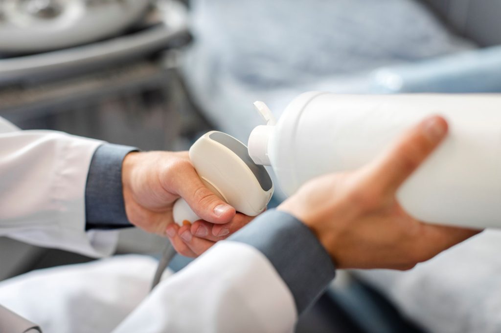 Ecografia abdominală poate detecta 5 afecțiuni ascunse importante, cum ar fi ficatul gras, litiaza biliară, pancreatita, litiaza renală și tumori abdominale.